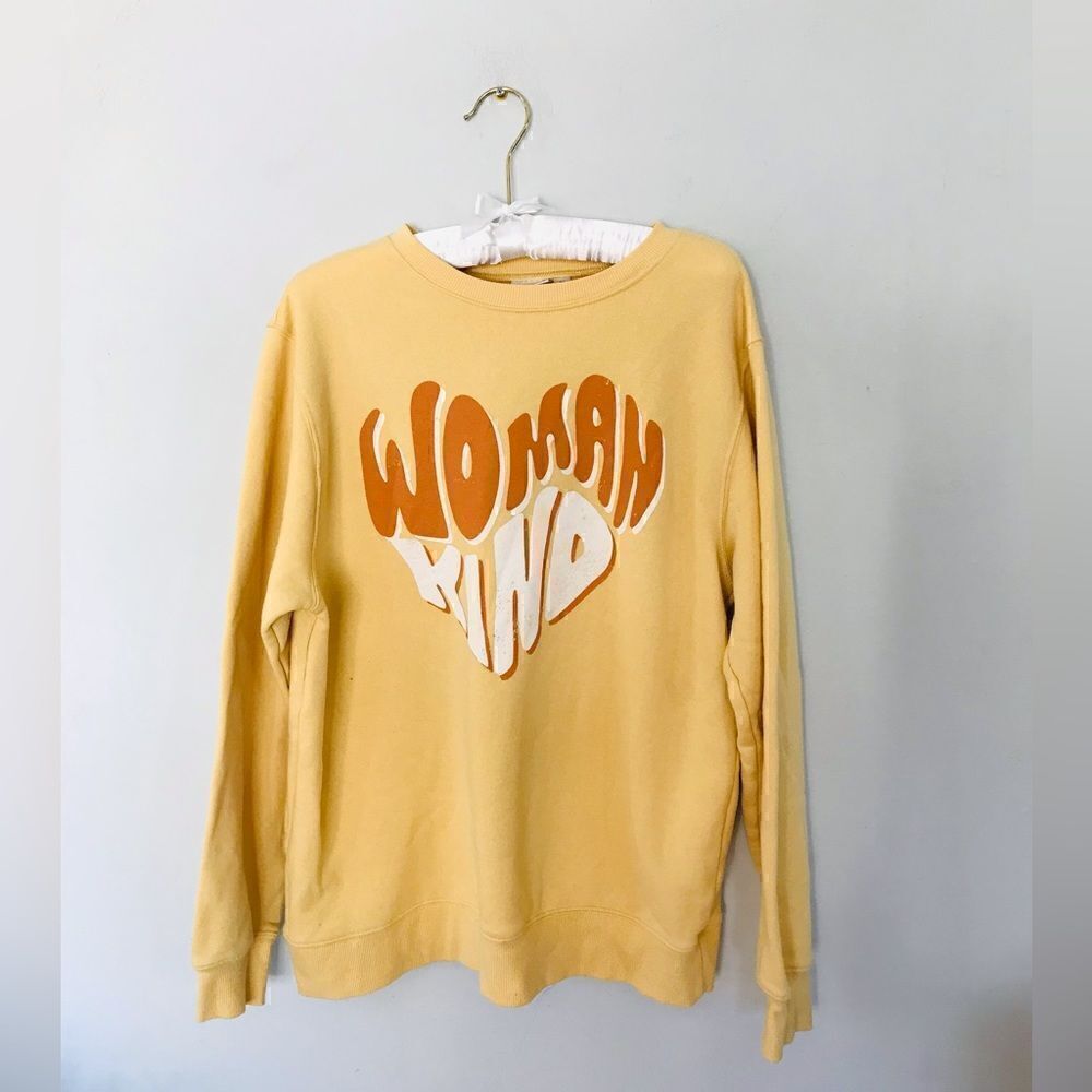 Woman kind pale yellow and organs retro style crew neck oversized sweatshirt